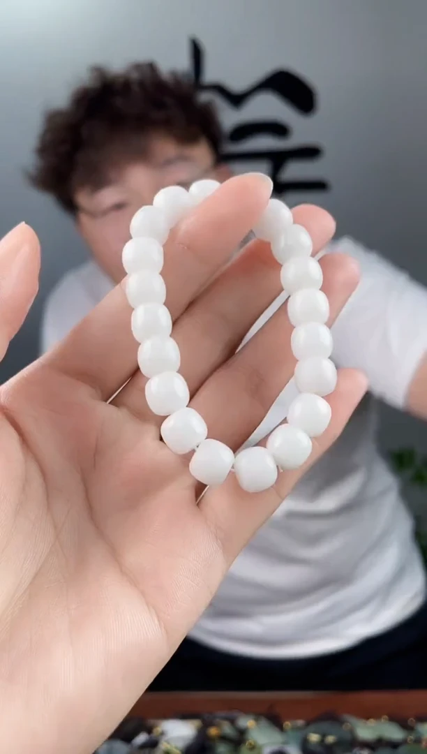 和田玉未镶嵌颈饰拍一发一，多样性发货