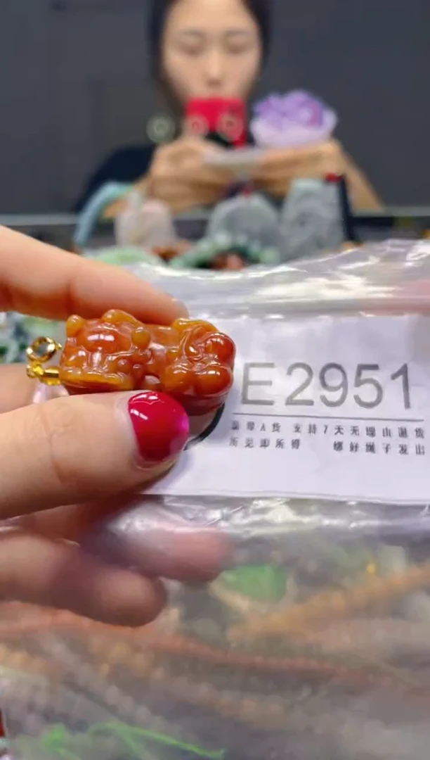 颈饰未镶嵌翡翠/E/翡翠A货，一件也是批发价