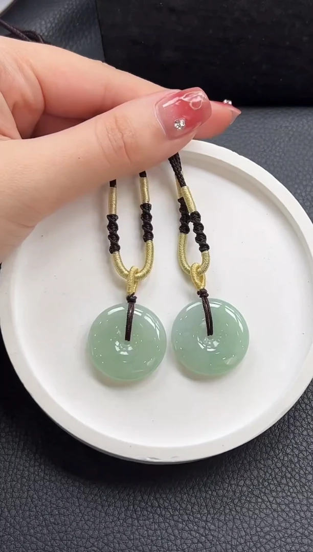 【闪购商品】翡翠颈饰未镶嵌平安扣多样性发一