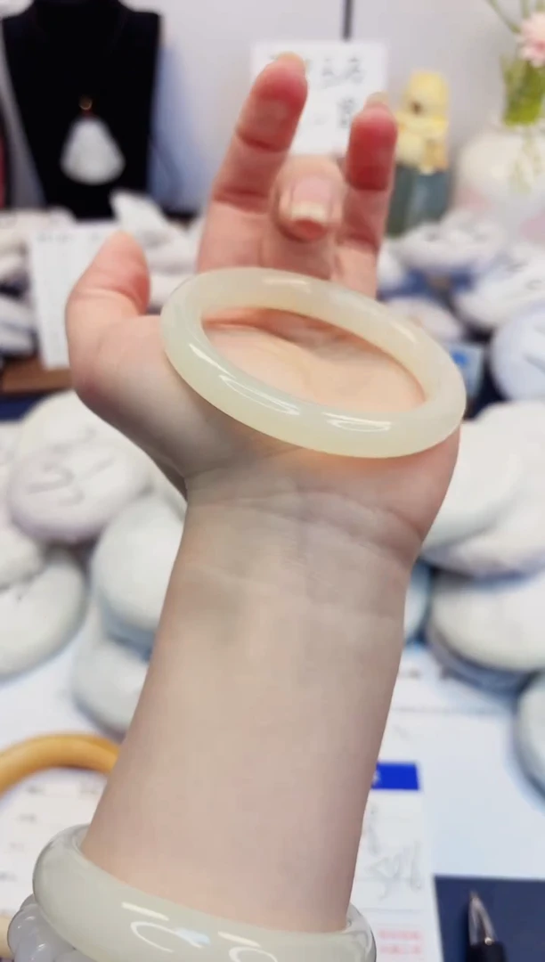 【闪购商品】石英质玉手镯未镶嵌343-美人条-圈口54