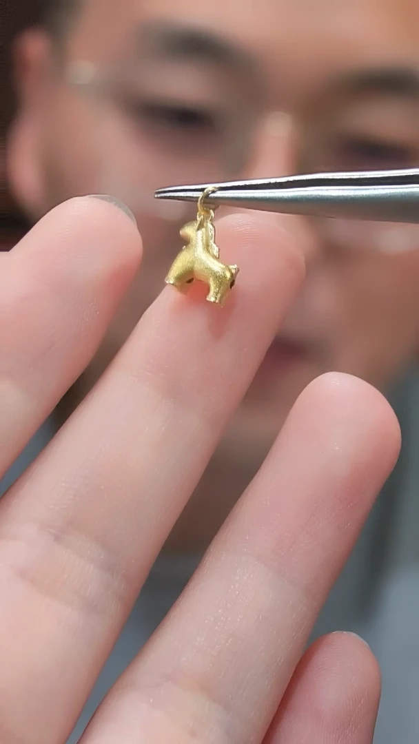 18K金颈饰18K金小马吊坠ZX