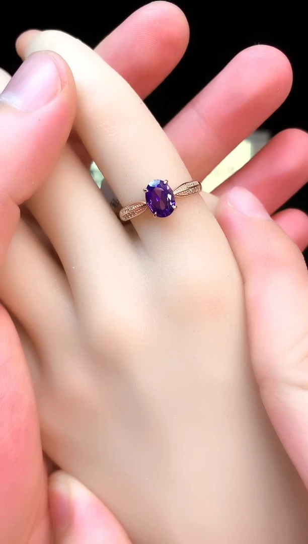 银S925镶嵌戒指紫晶......