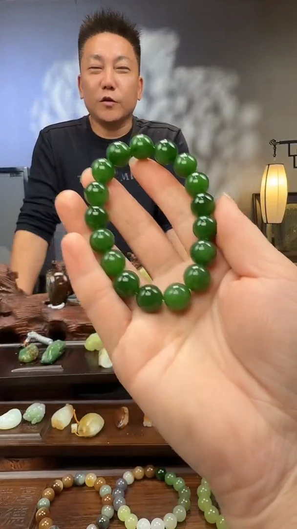 未镶嵌和田玉挂件手串