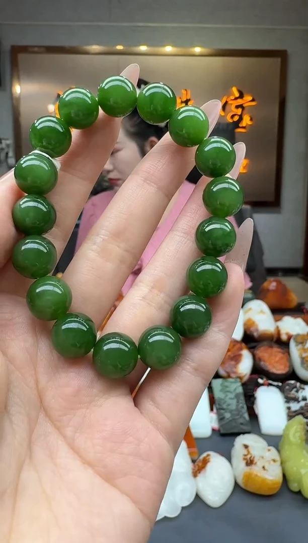 和田玉未镶嵌挂件        by12