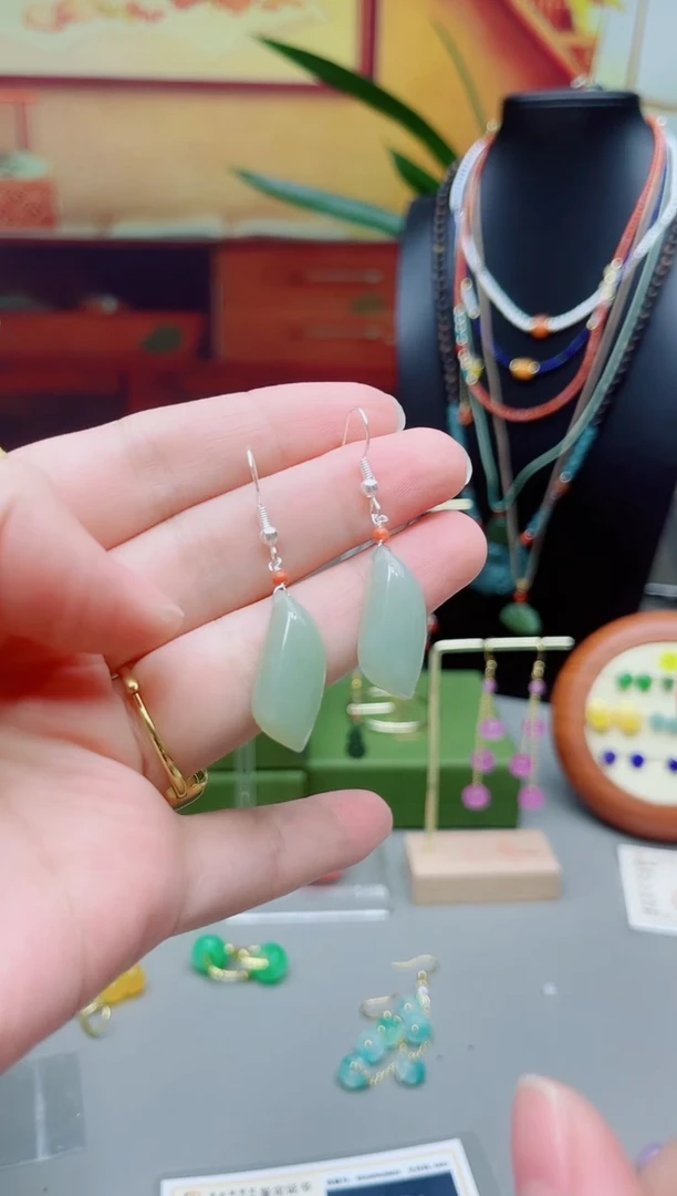 未镶嵌和田玉耳饰x34000000