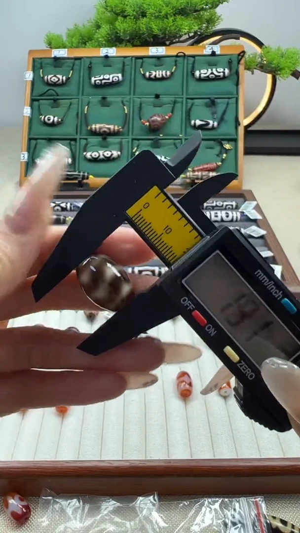 玛瑙/玉髓（覆膜）颈饰未镶嵌95.（微瑕随机发货）