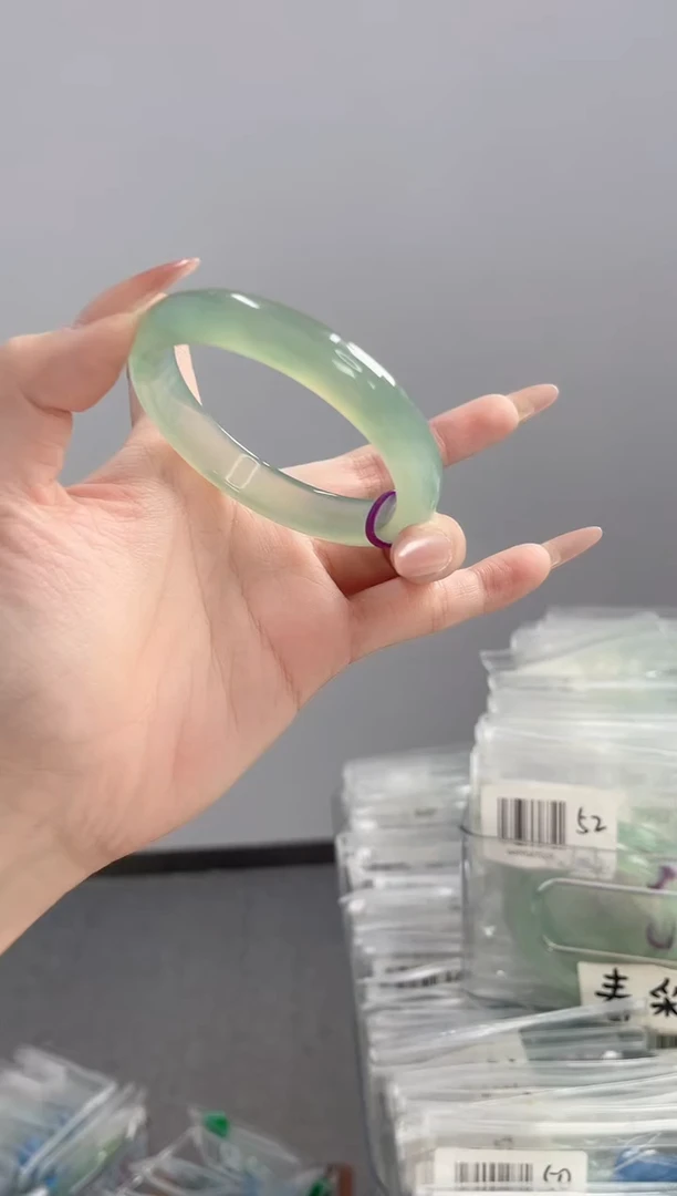 玛瑙/玉髓手镯未镶嵌56-57圈