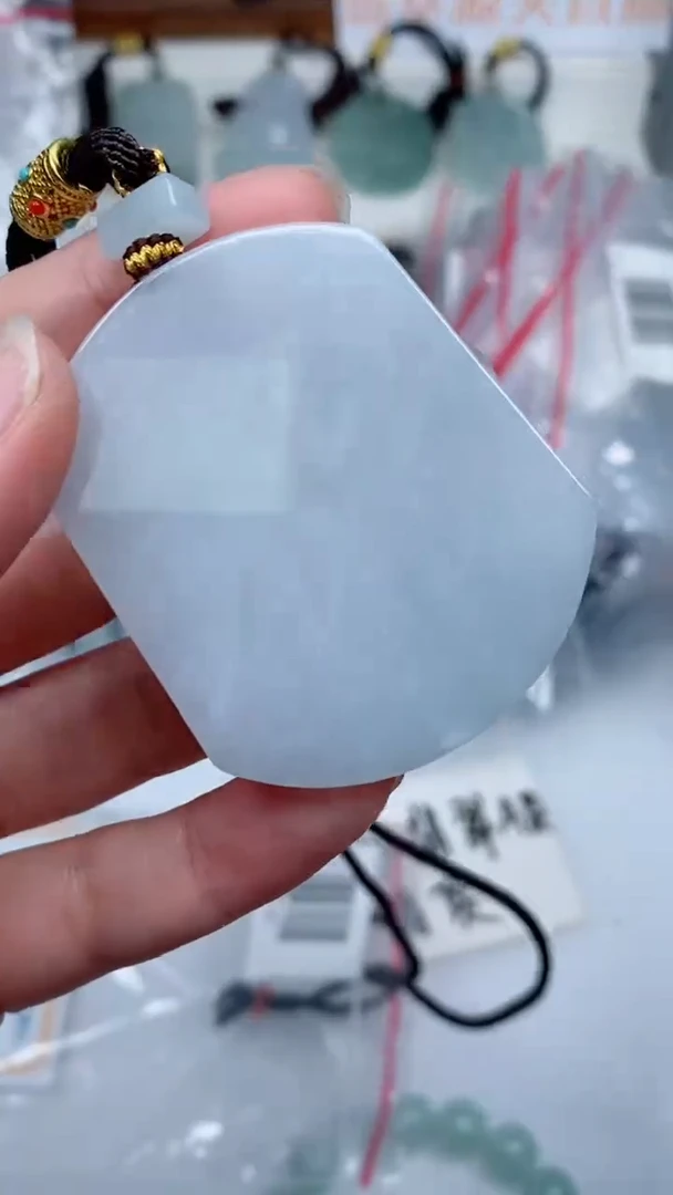 颈饰未镶嵌翡翠吊坠