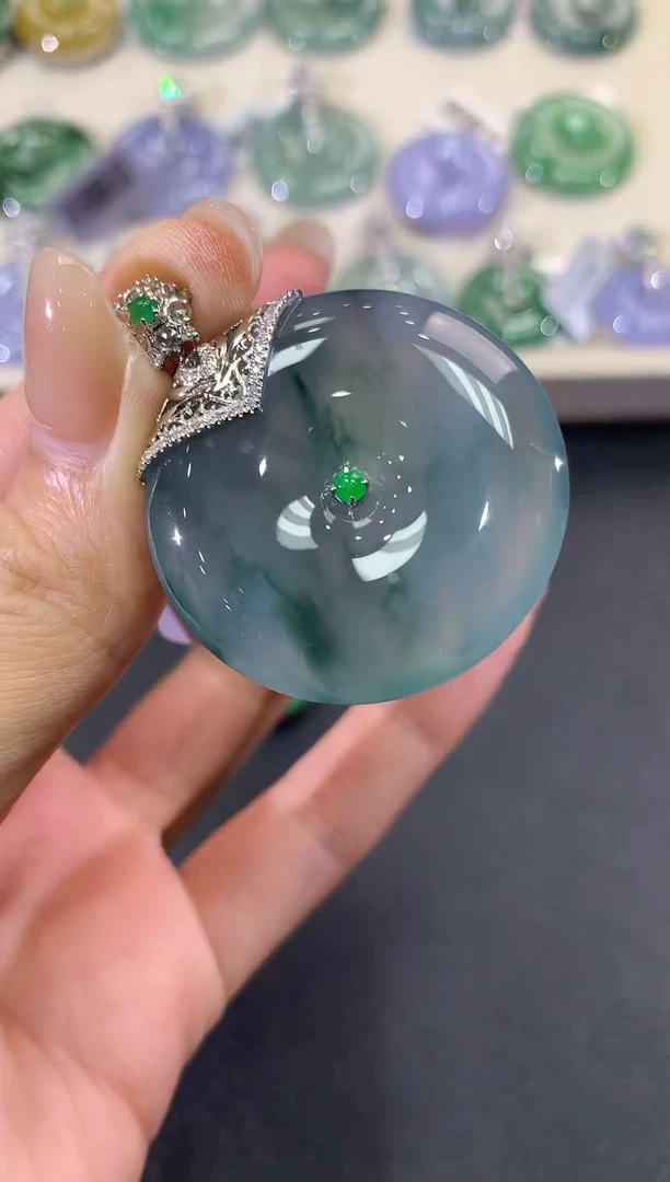 【闪购商品】翡翠吊坠(不含链)18K金镶嵌a121