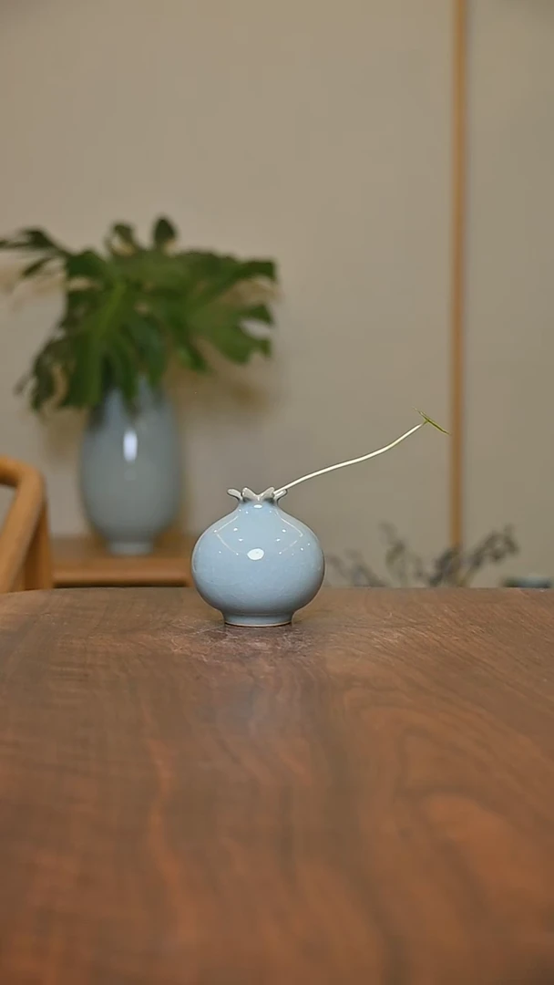 石榴瓶黑烟  天青 微瑕 朱家汝窑款