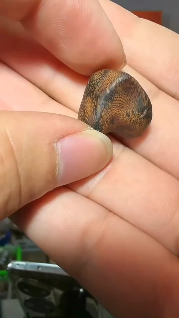 沉香吊坠69号瘤疤多样性发一