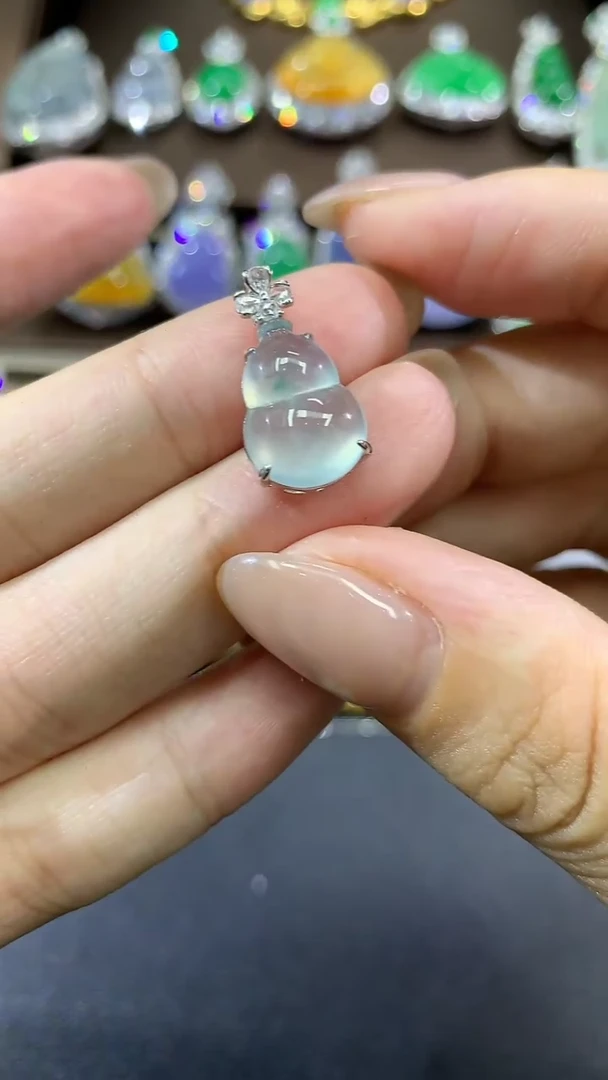 吊坠(不含链)18K金镶嵌翡翠1