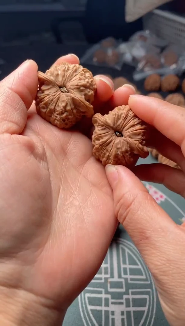 把件文玩核桃w151  血麒麟 39尺