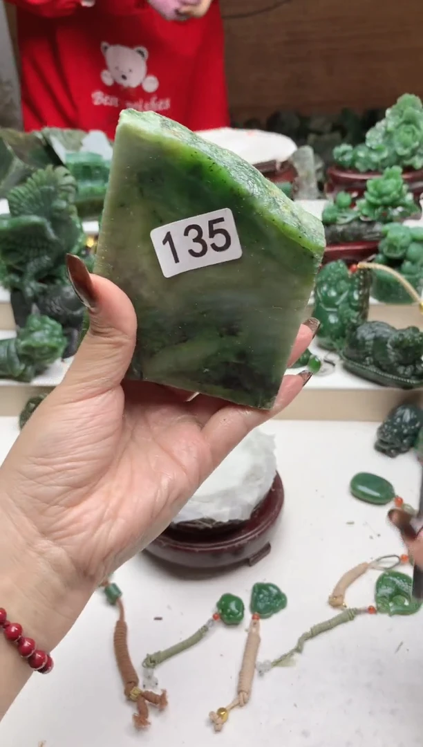 未镶嵌和田玉摆件1