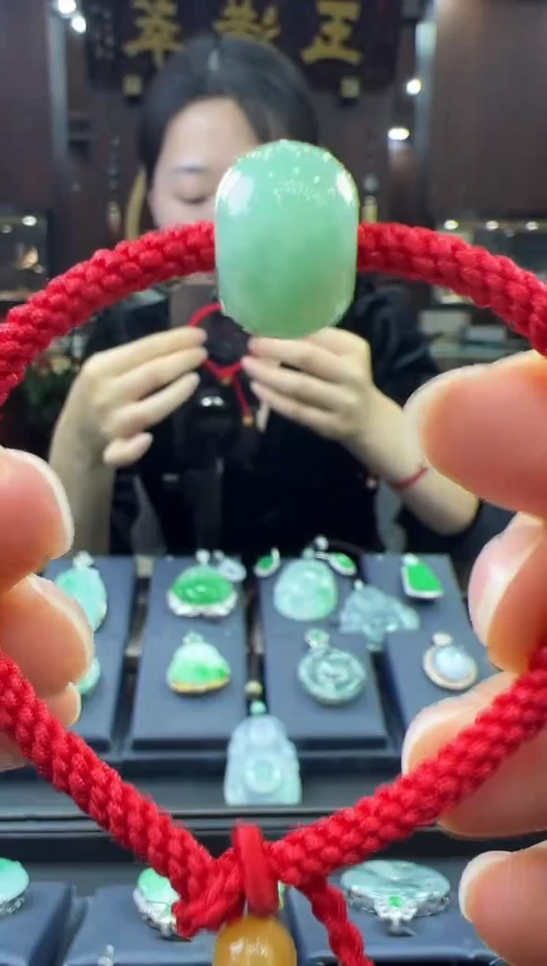 【闪购商品】翡翠挂件未镶嵌手绳