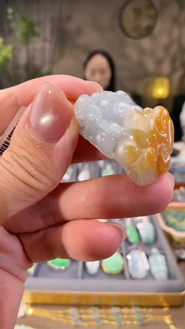 吊坠(不含链)18K金镶嵌翡翠貔貅