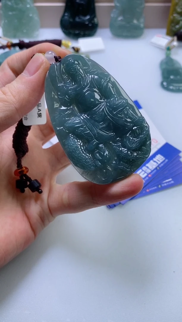 翡翠未镶嵌颈饰