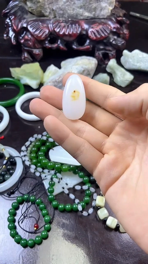 和田玉未镶嵌颈饰主播推荐！！主播推荐！！