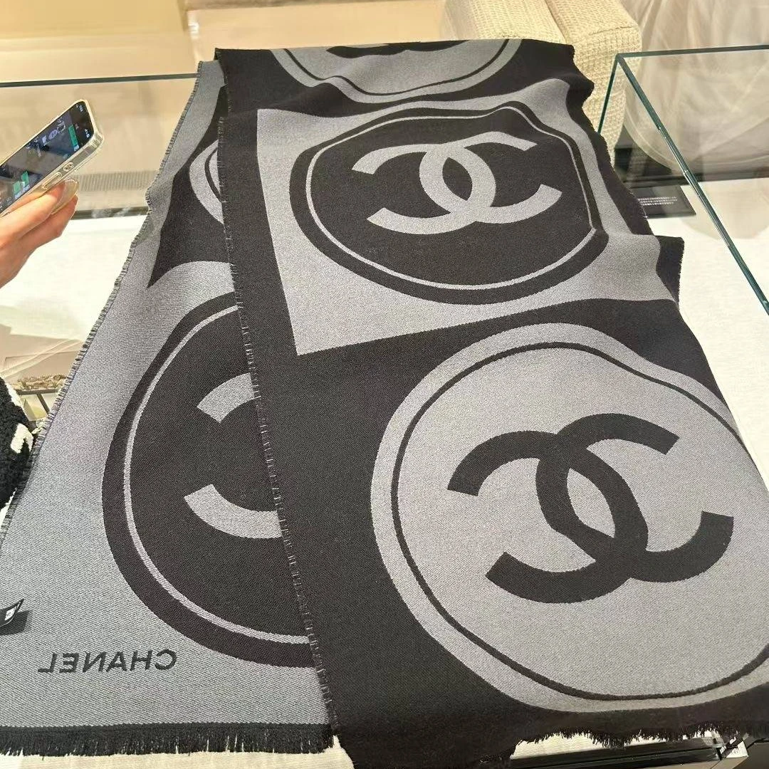 未使用 Chanel/香奈儿 【黑黑】25B 圆圈双C大LOGO 围巾 拼色