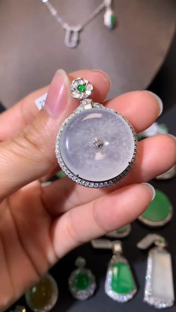 【闪购商品】翡翠吊坠(不含链)18K金镶嵌吊坠