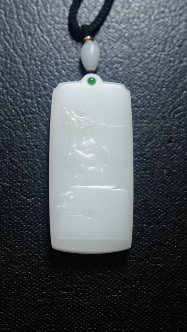 颈饰未镶嵌和田玉欢天喜地