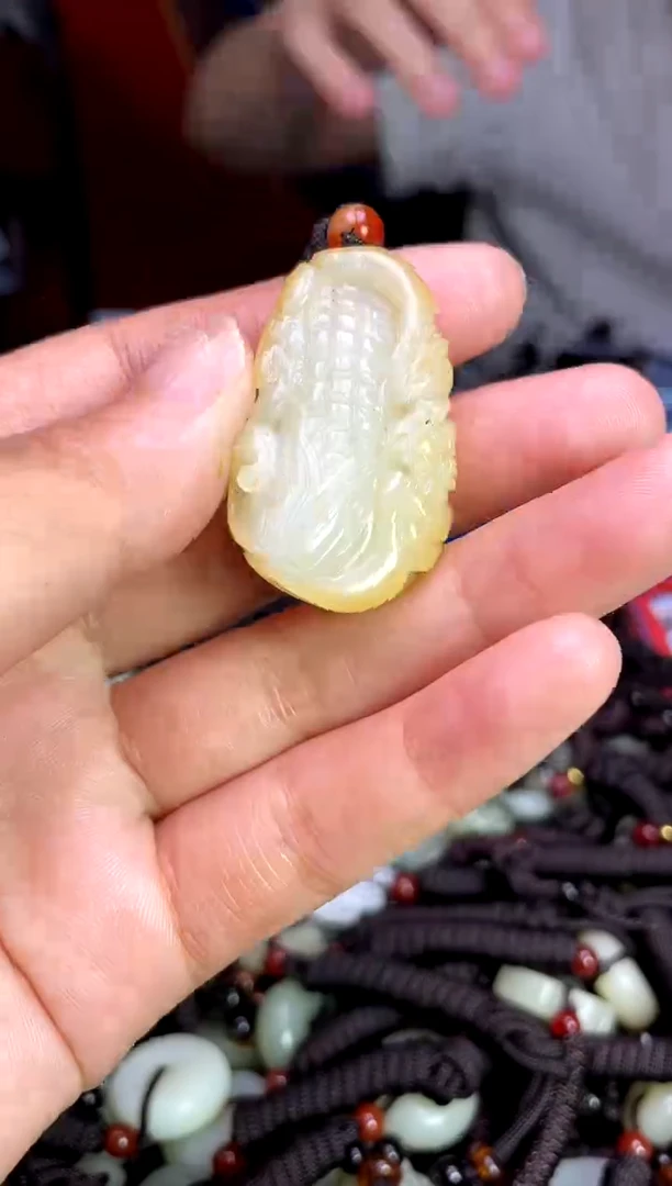未镶嵌和田玉挂件1