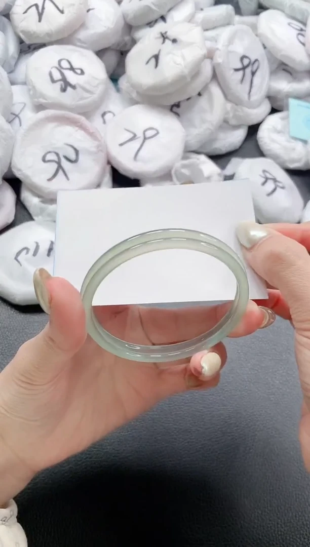 【闪购商品】石英质玉手镯未镶嵌 6L78-57