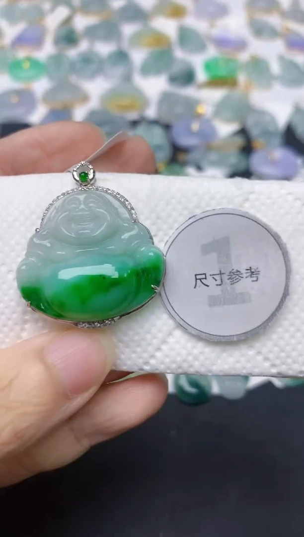 翡翠18K金镶嵌颈饰天然缅甸A货翡翠