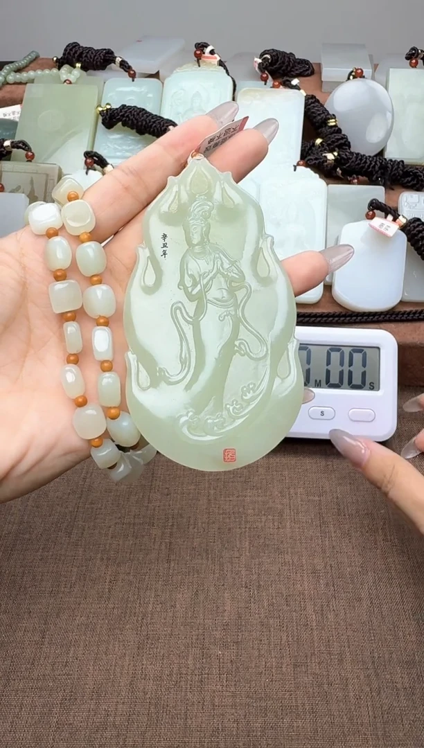 颈饰未镶嵌和田玉1
