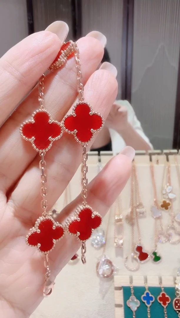 18K金镶嵌手链玛瑙/玉髓手链