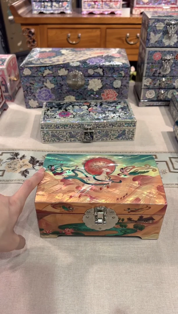 【闪购商品】鱼锁绒布底·弘贝雅螺钿漆器文化馆