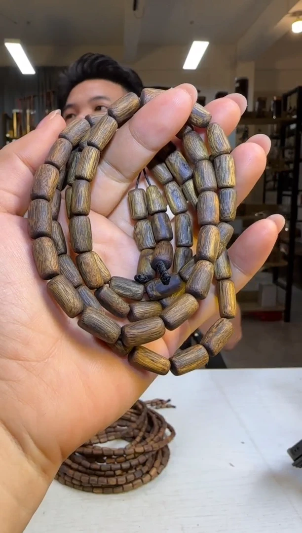 沉香手串沉水浮海南吊罗山奇楠红金貎树枝油长串多样性发1