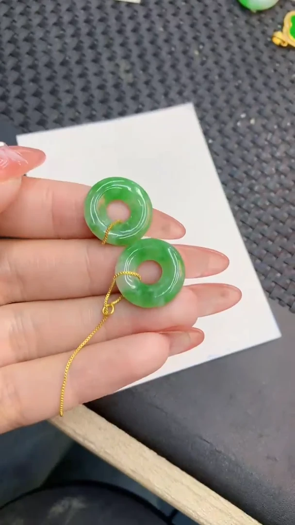 颈饰未镶嵌翡翠多样性发其一