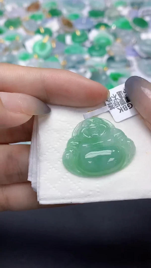 翡翠18K金镶嵌颈饰天然缅甸a货翡翠