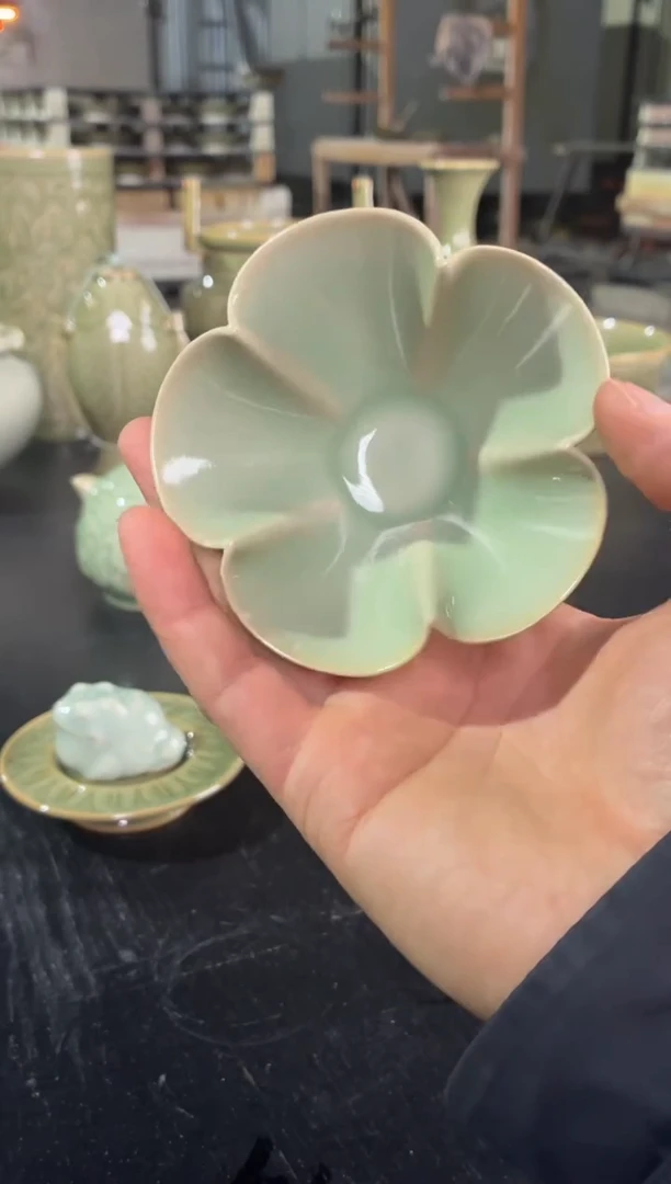 耀州窑仰山花口盏