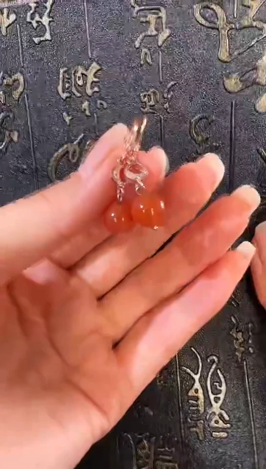 南红玛瑙未镶嵌耳饰111111111
