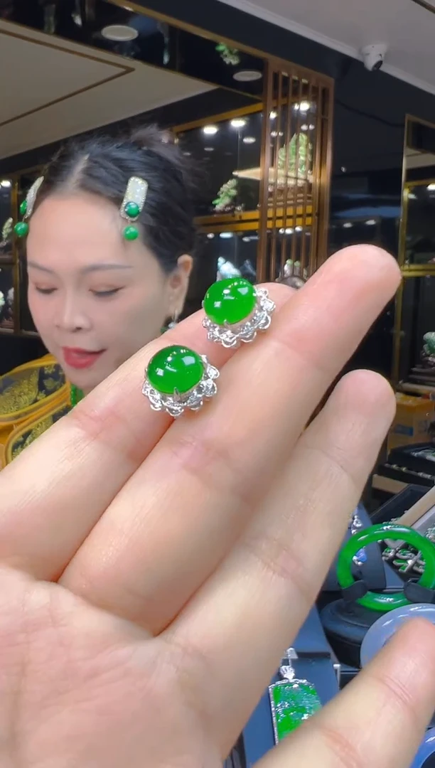 翡翠18K金镶嵌耳饰085
