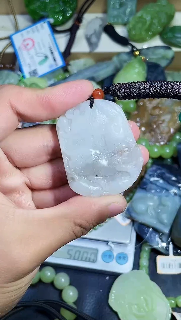 颈饰未镶嵌和田玉1