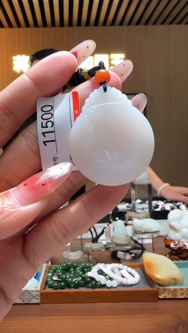 颈饰未镶嵌和田玉1