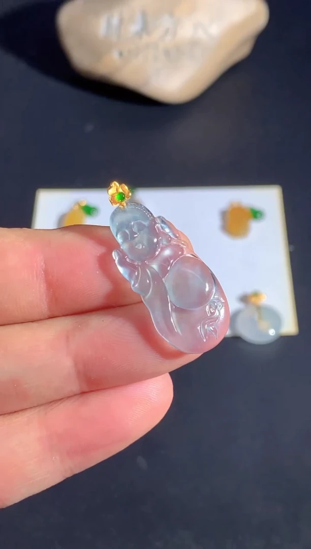 颈饰18K金镶嵌翡翠