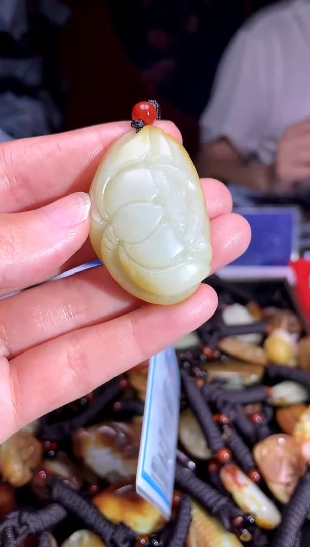 和田玉未镶嵌颈饰1