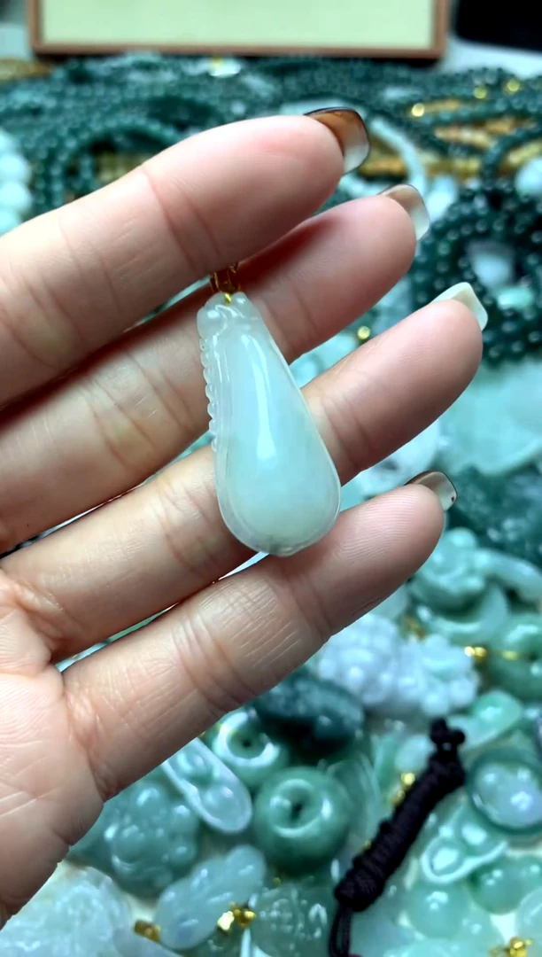 颈饰未镶嵌翡翠1