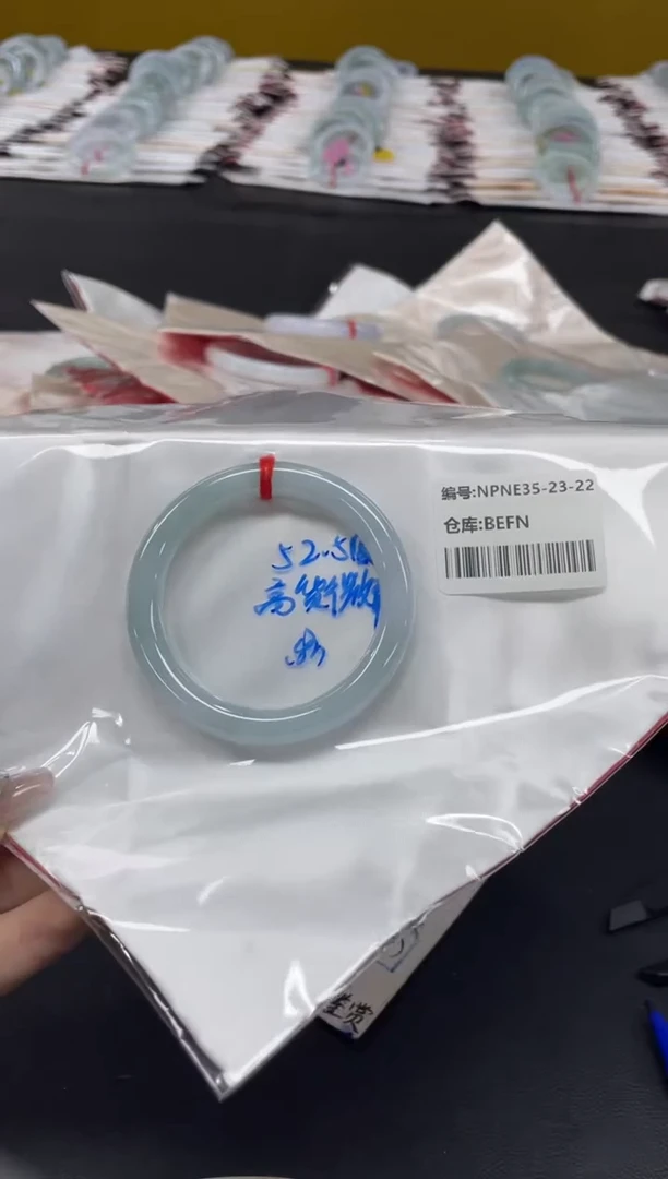 未镶嵌手镯翡翠翡翠手镯