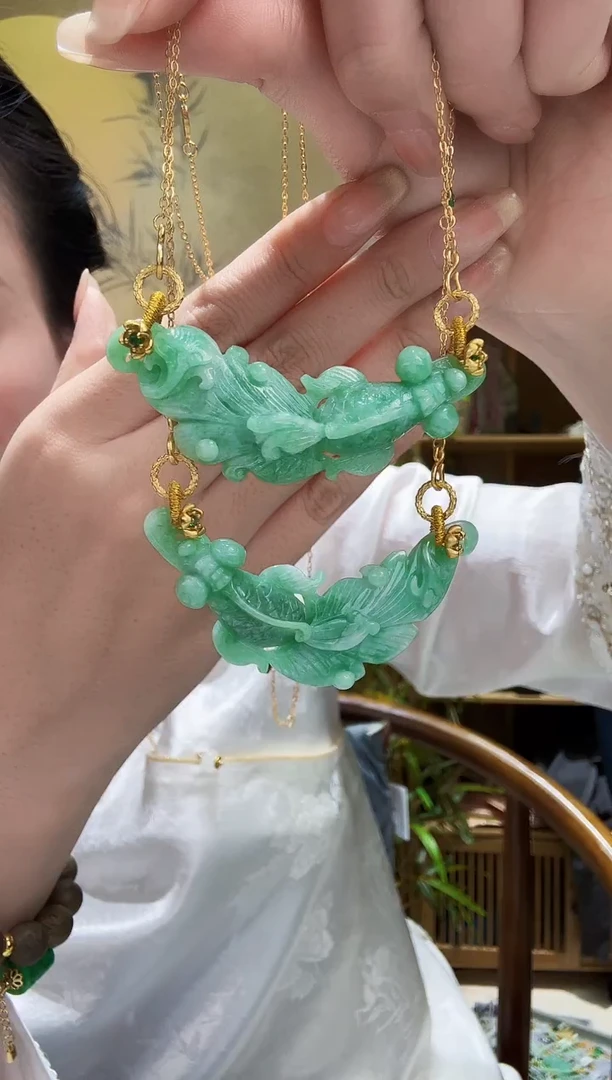 颈饰未镶嵌翡翠多样发其一个