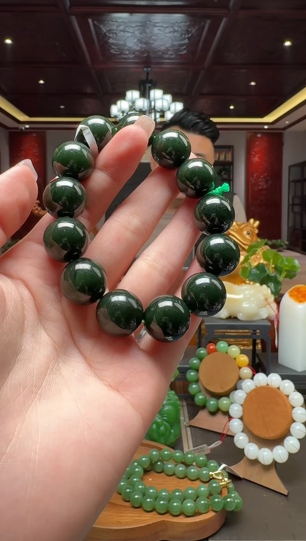 未镶嵌和田玉挂件by