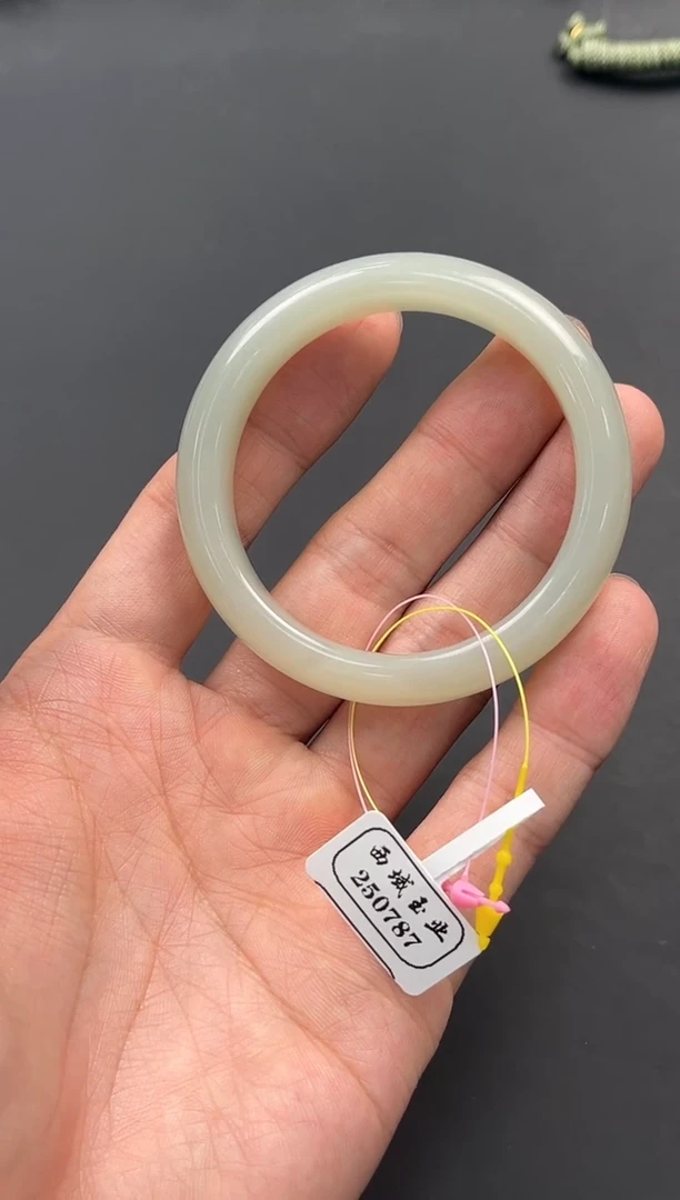 未镶嵌手串和田玉且末青白手镯卡52.9微色差