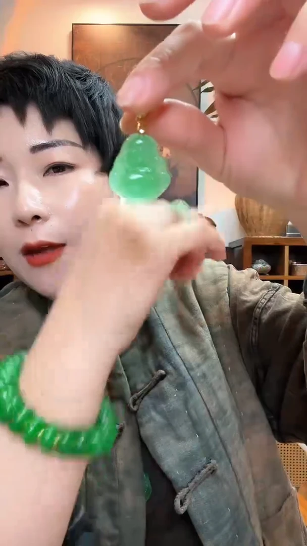 吊坠(赠链)未镶嵌翡翠744