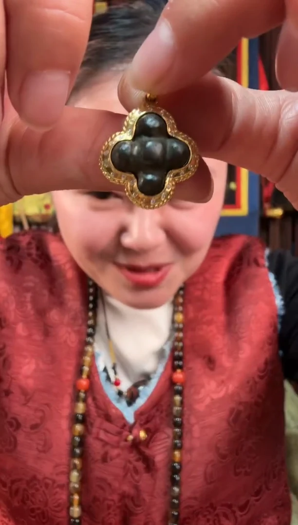 无非金属藏地坠坠