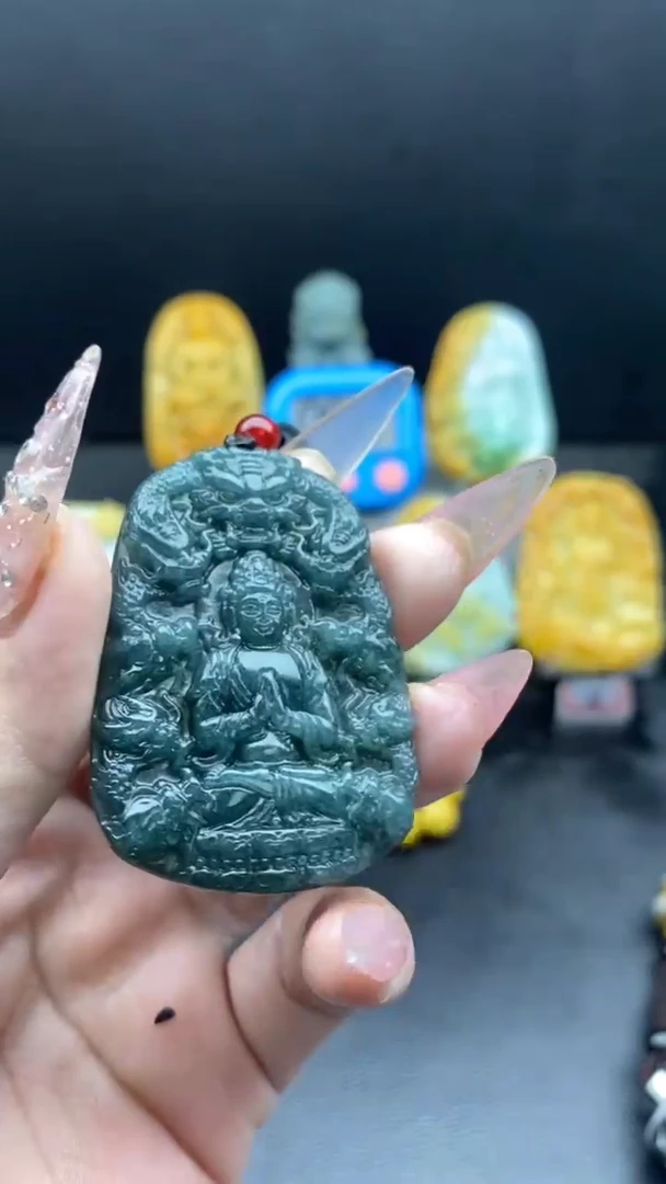 翡翠未镶嵌颈饰挂件