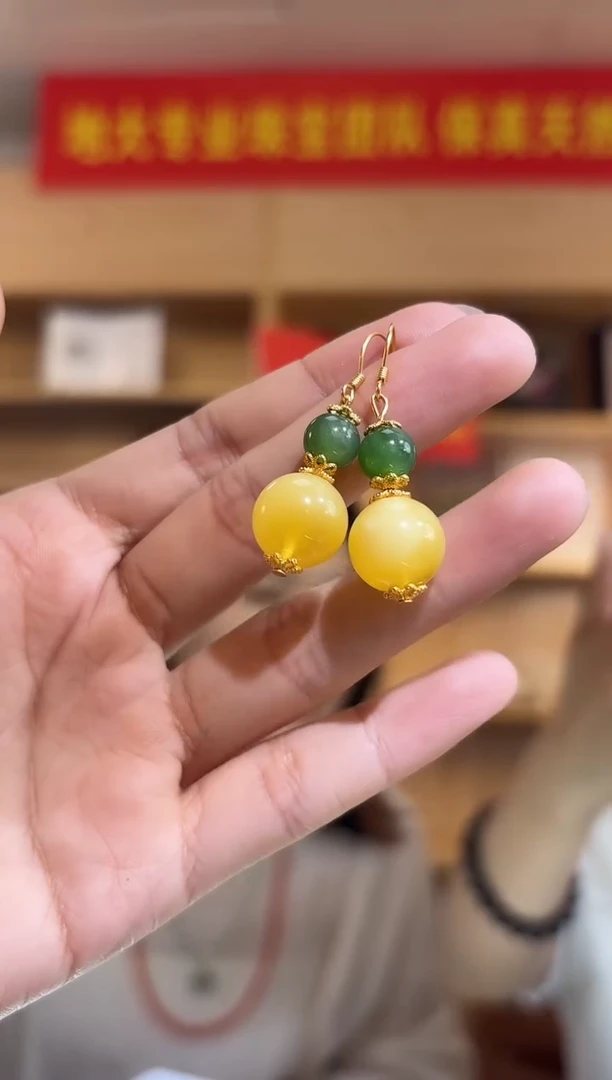 蜜蜡银S925镶嵌耳饰天然蜜蜡碧玉耳钩多样性发一